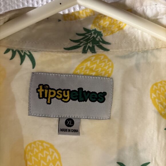 Tipsy Elves Casual Button Shirt Men's Size XL White Pineapple Print Hawaiian - Picture 2 of 4